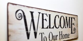 Czy musi być tabliczka uwaga pies?