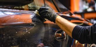 Jaka mikrofibra do mycia samochodu?