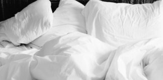 W jakim wieku kot zmienia zęby?