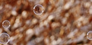 Czy można myć okulary szarym mydłem?